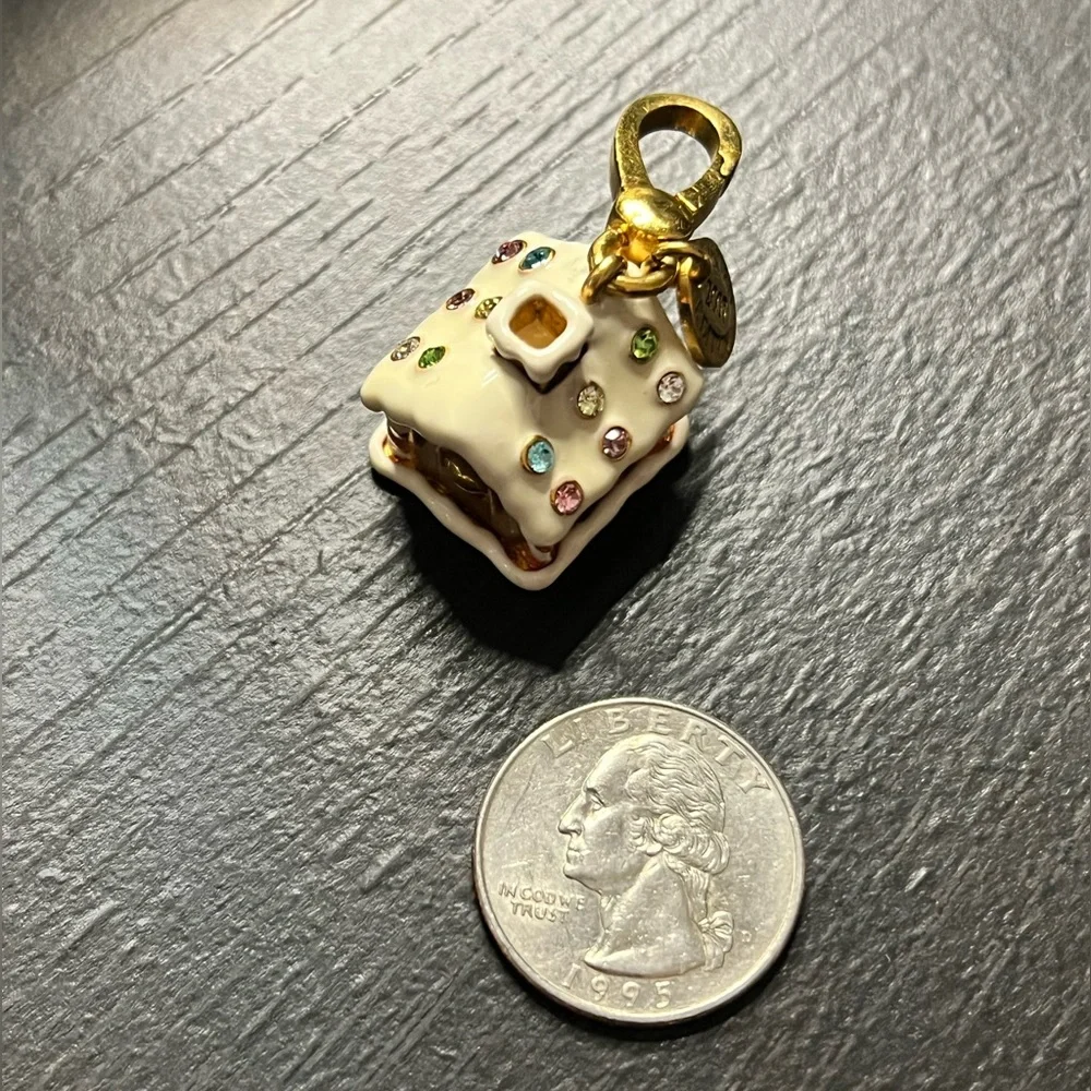 Juicy Couture 2007 Bracelet Charm Gingerbread House limited edition - Picture 2 of 8